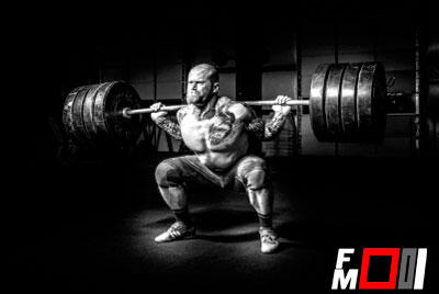 PORADNA: Volné závaží vs. Dřepy na Smithově stroji